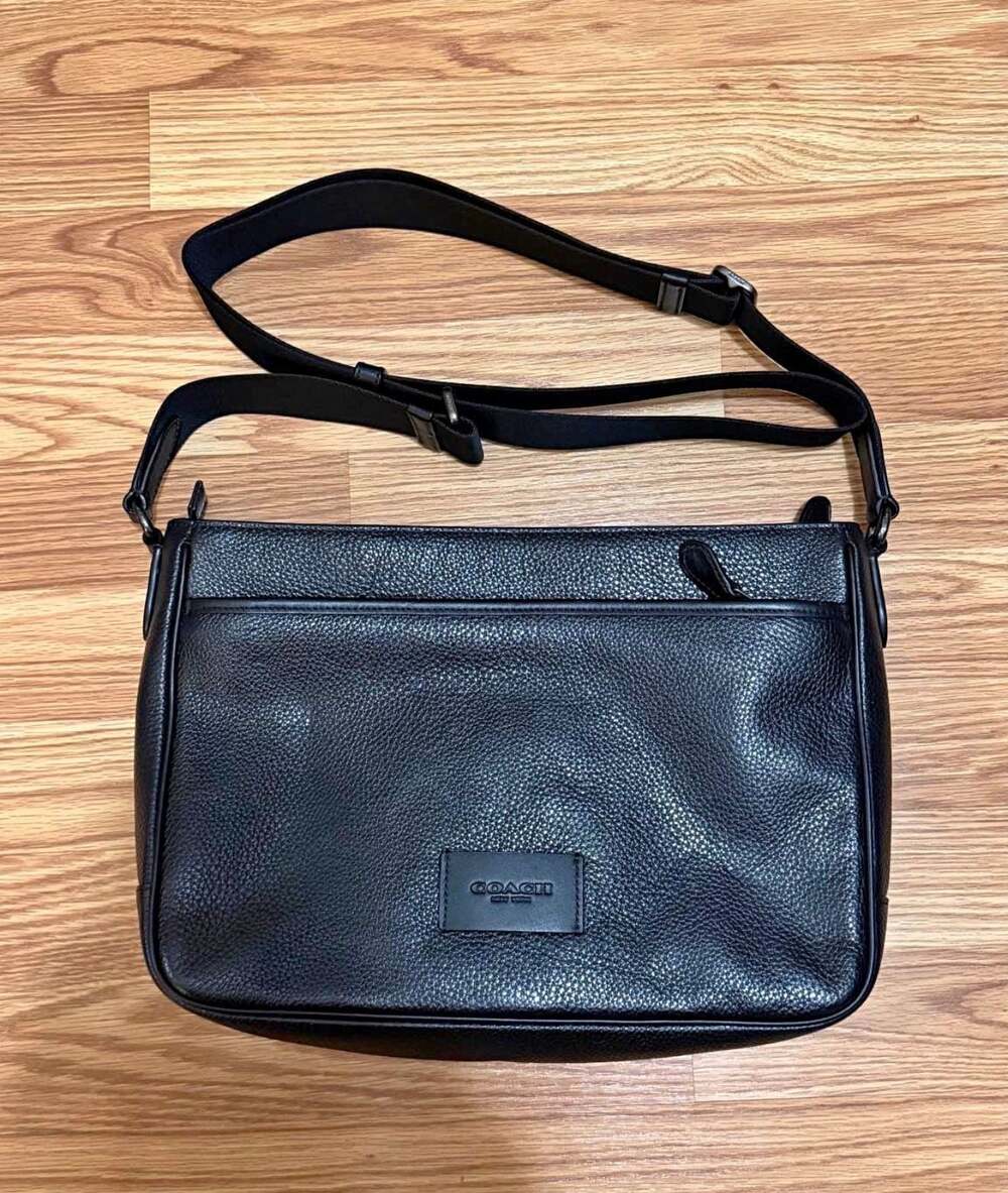 Coach Men's District Crossbody Bag in Pebbled Leather